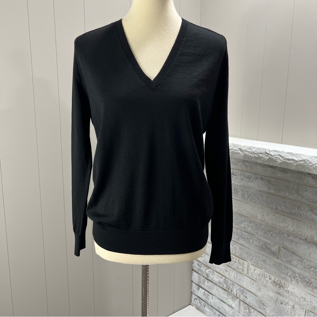 Theory Adrianna Wonderous Wool Lightweight Knit V-Neck Long Sleeve Sweater S